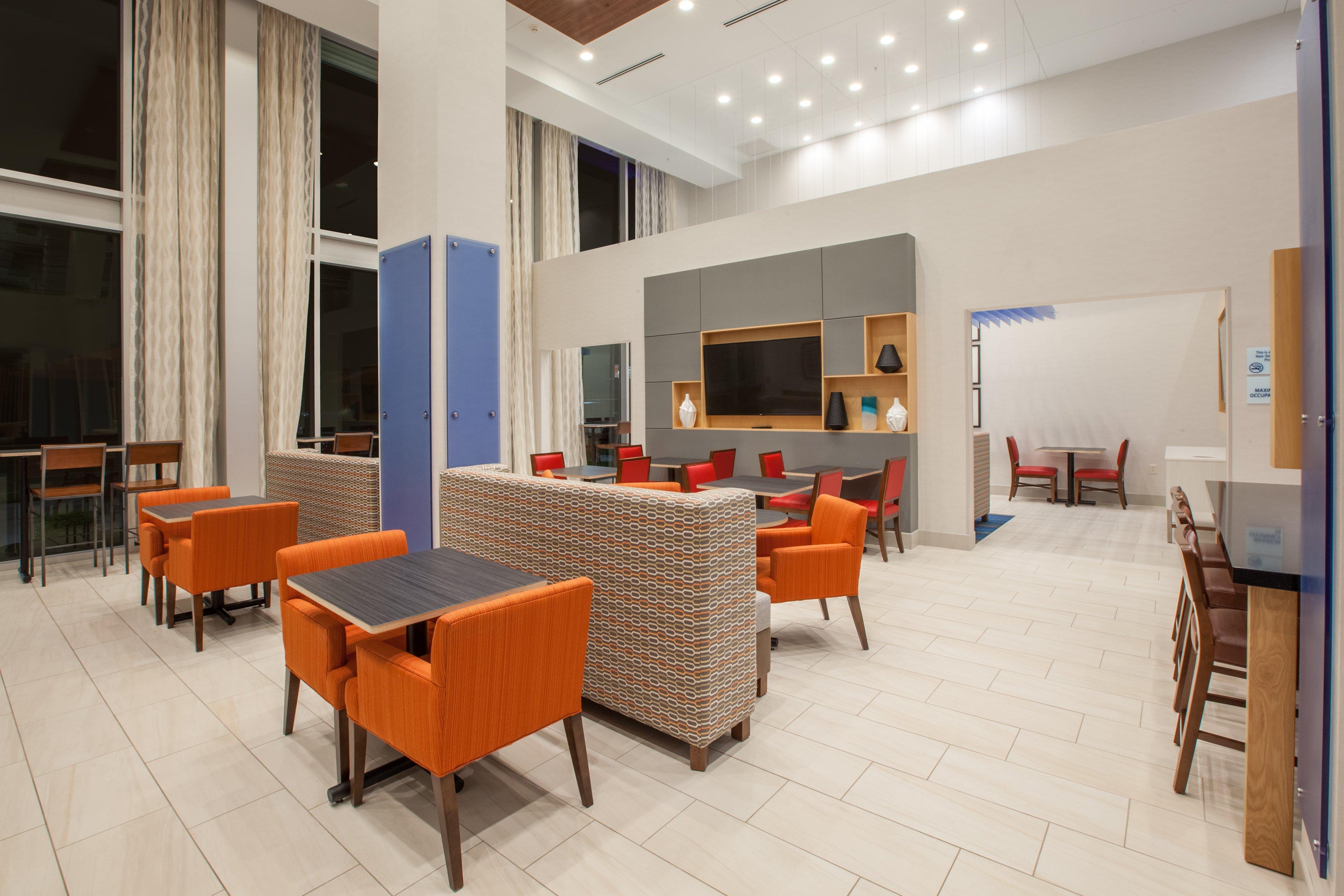 Holiday Inn Express & Suites - Indianapolis Ne - Ноблсвілл Екстер'єр фото